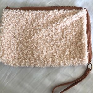 Universal Thread Pink Sherpa Clutch